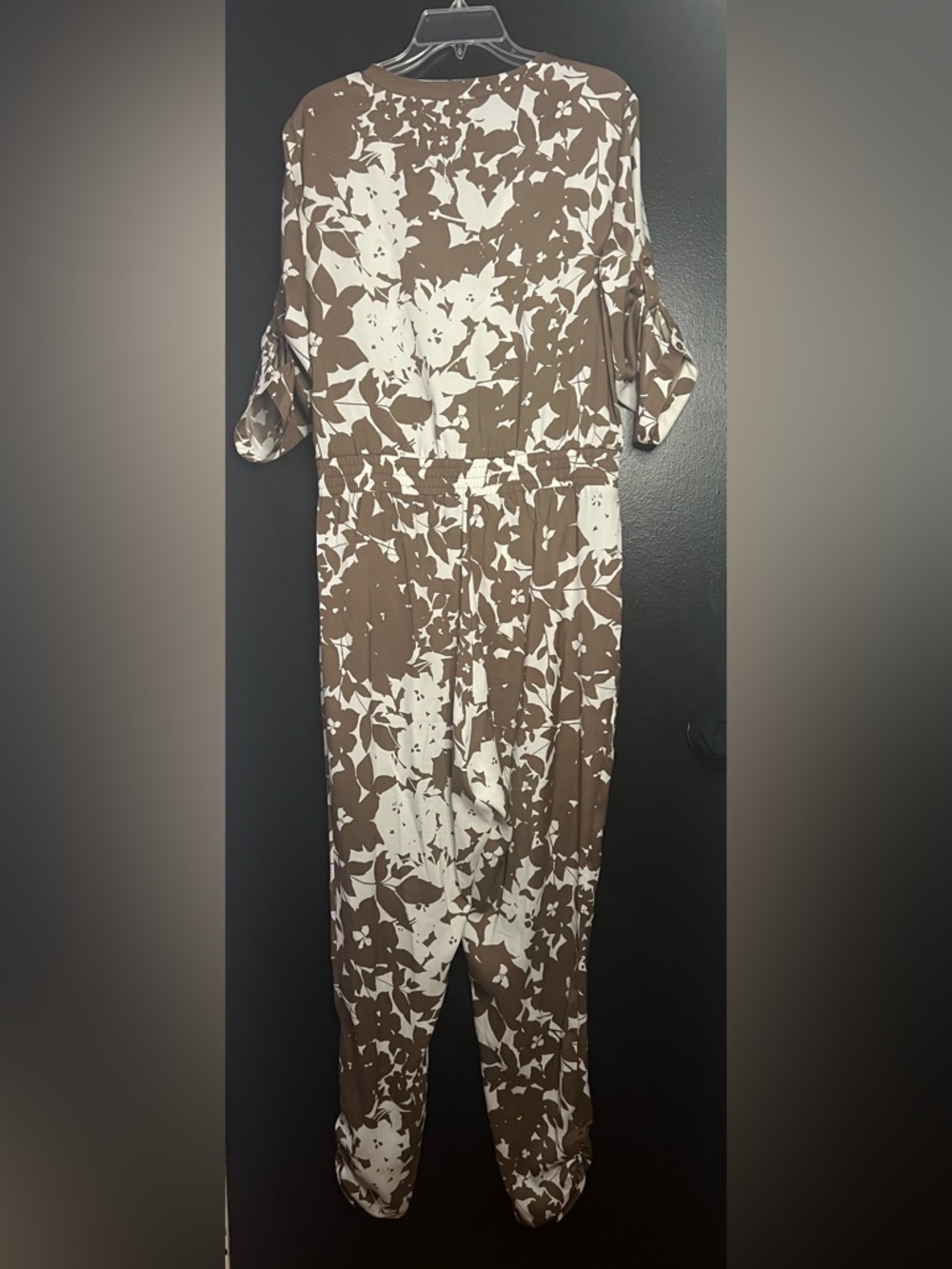 NY&Co Tie-Waist Floral Print Jumpsuit in Brown & White - Picture 3 of 4